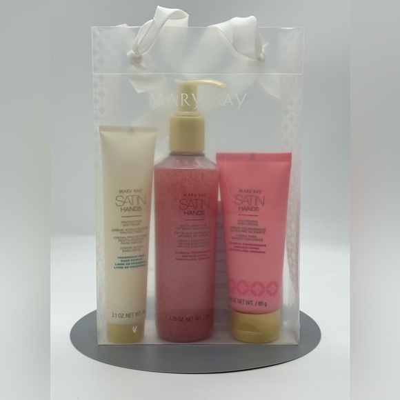 Blissful Pomegranate Satin Hands Pampering Set Only 1 Left - Picture 7 of 7